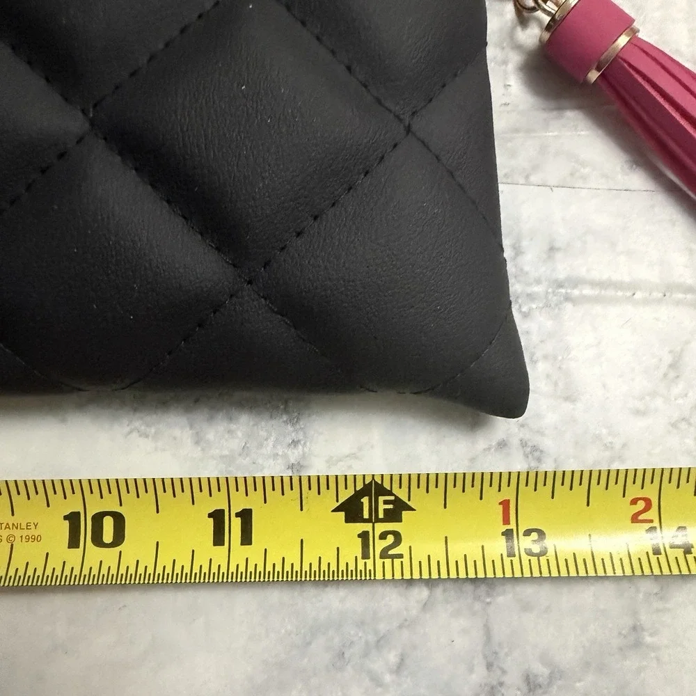 Makeup Junkie - Black Quilted LARGE Bag Pouch Pink Details